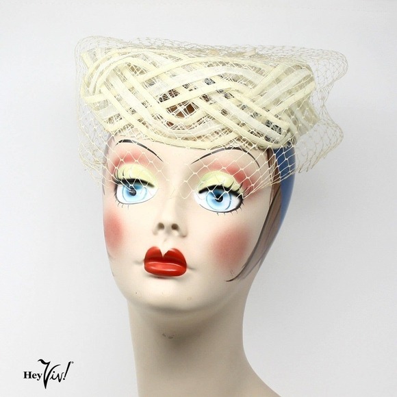 Vintage 1950s 3" High Ivory Mesh Ring Pillbox Hat w Ribbons and Veil - Hey Viv - Picture 1 of 6